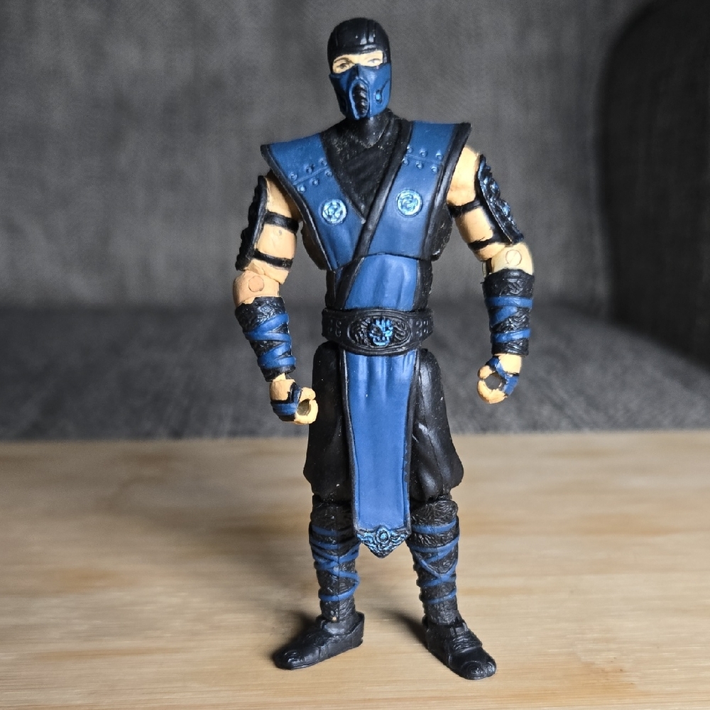 Mortal Combat 4" Sub Zero Action Poseable Figure